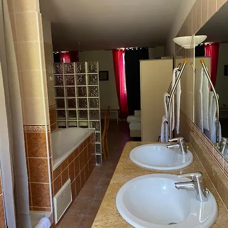 Bed & Breakfast Chez Dume *