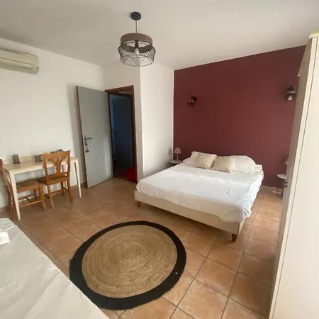 Chez Dume Bed & Breakfast 3*