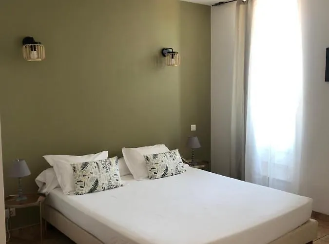 Chez Dume Bed & Breakfast